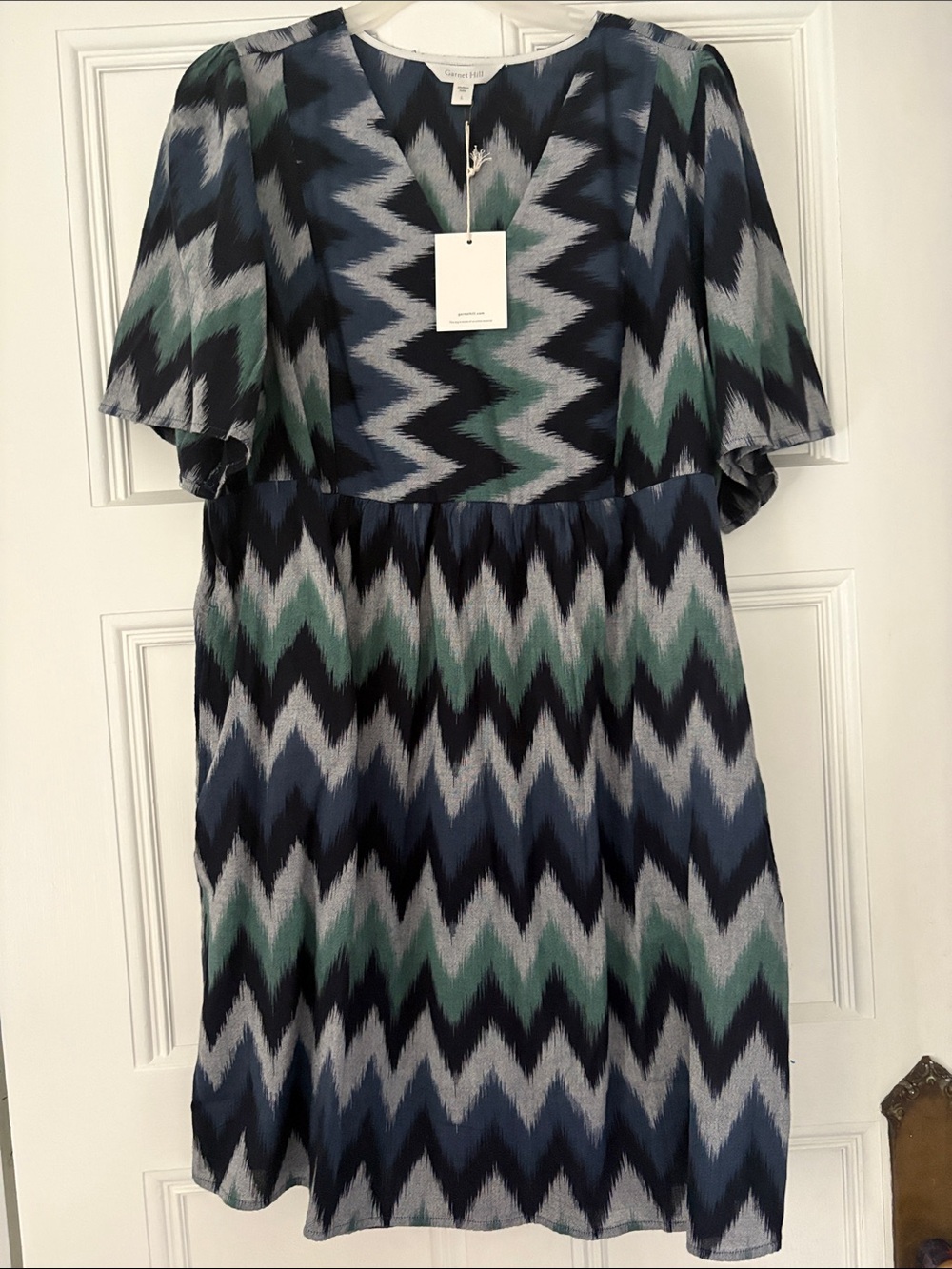 NWT Garnet Hill Chevron Print V-Neck Short Sleeve Dress in Navy & Teal